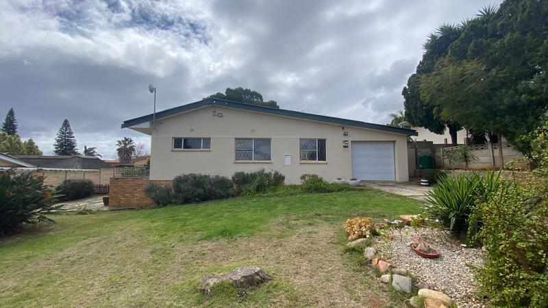 To Let 3 Bedroom Property for Rent in Strelitzia Park Eastern Cape